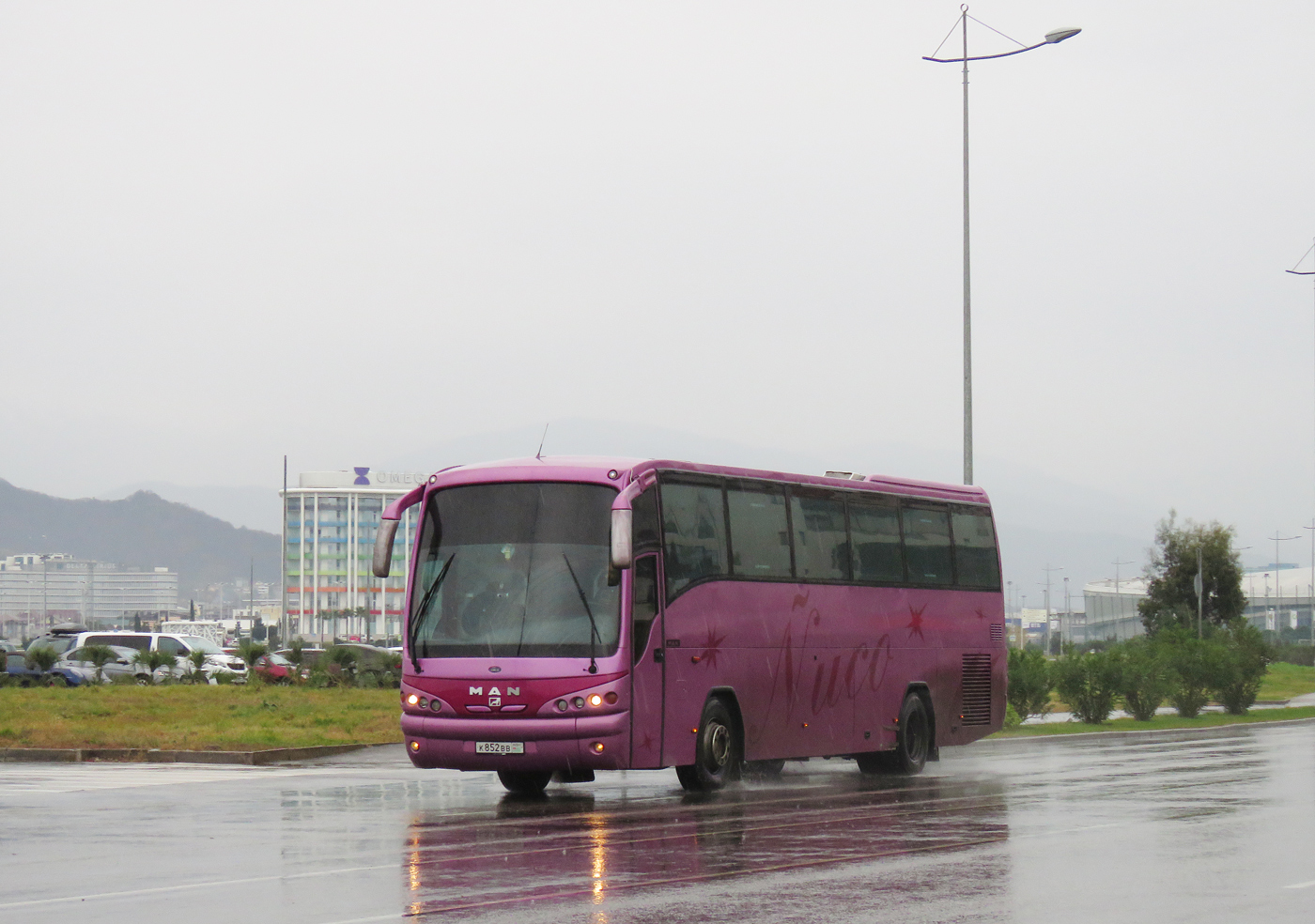 Абхазия, Andecar Viana S № К 852 ВВ