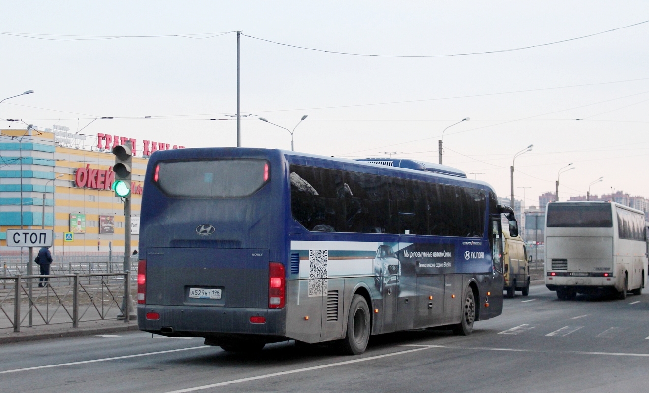 Санкт-Петербург, Hyundai Universe Xpress Noble № А 529 НТ 198