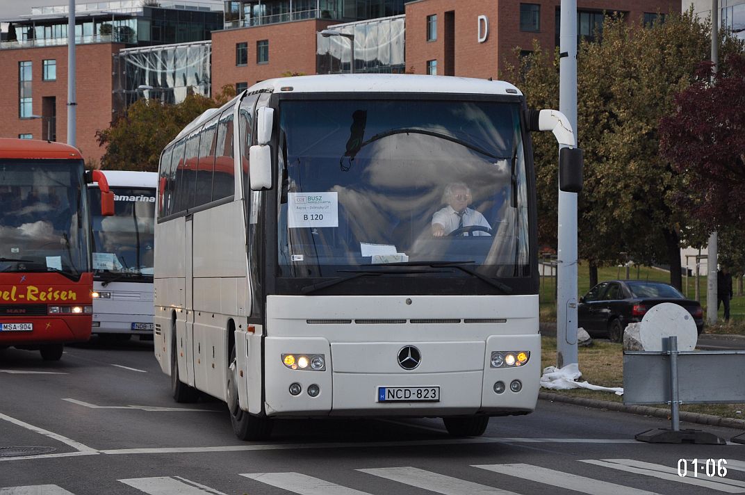 Венгрия, Mercedes-Benz O350-15RHD Tourismo № NCD-823