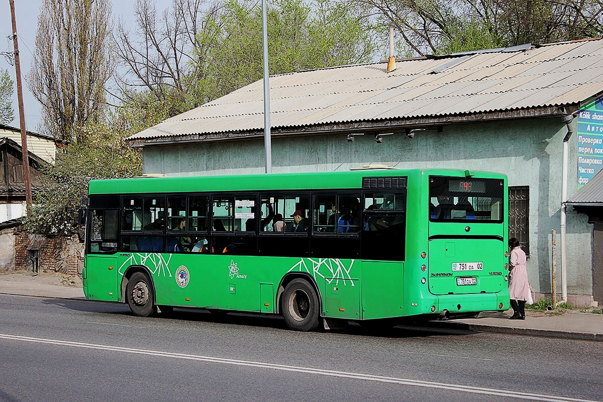 Алматы, Yutong ZK6108HGH № 751 DA 02