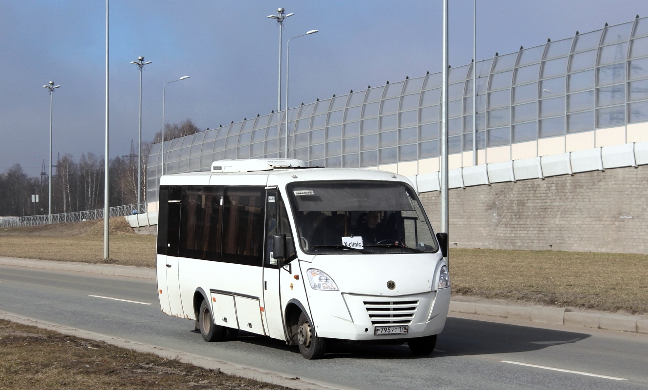 Санкт-Петербург, Неман-420224-11 № Р 795 УТ 178
