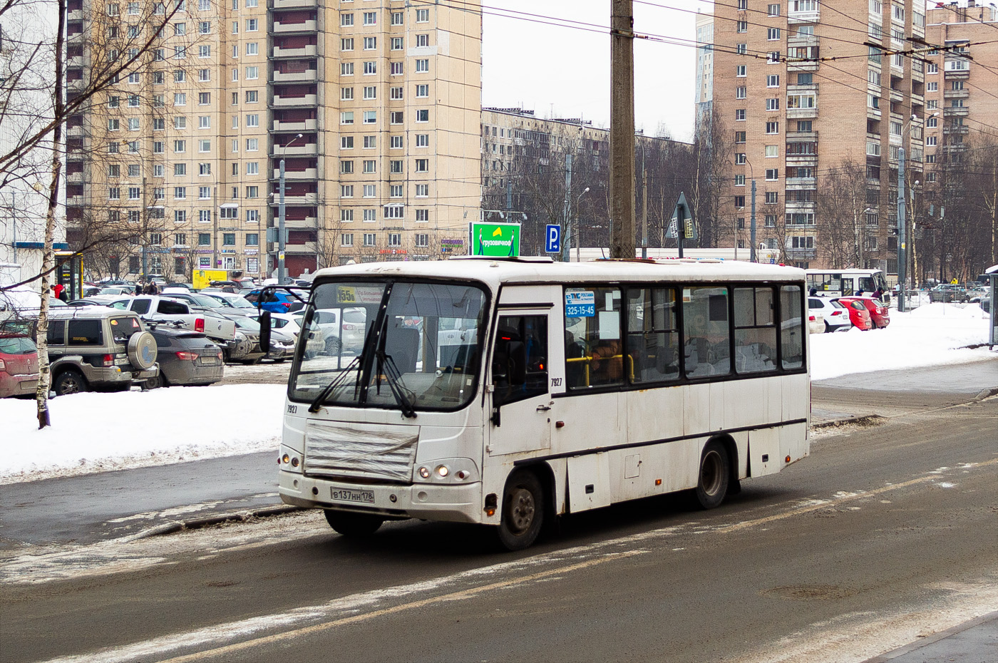 Sankt Petersburg, PAZ-320402-05 Nr. 7927