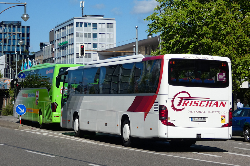 Рейнланд-Пфальц, Setra S415GT № GER-JT 70; Баден-Вюртемберг, Setra S516HD/2 № FR-AZ 977