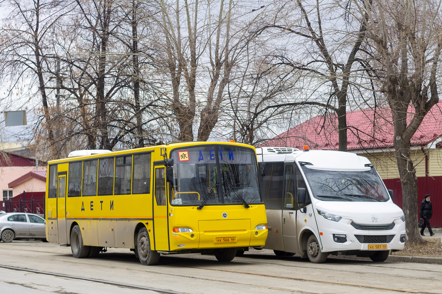 Свердловская область, КАвЗ-4238-45 № КК 566 66