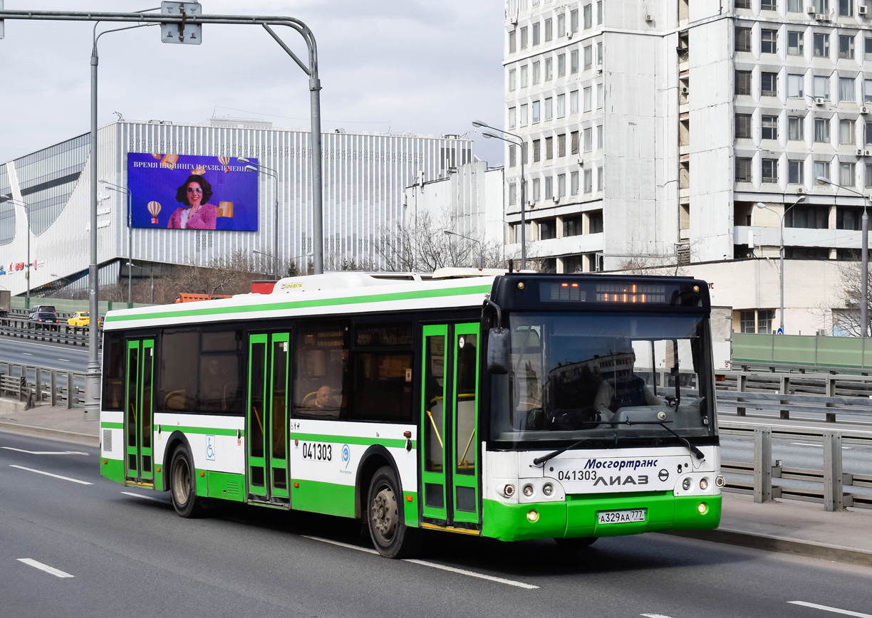 Moskau, LiAZ-5292.22 (2-2-2) Nr. 041303