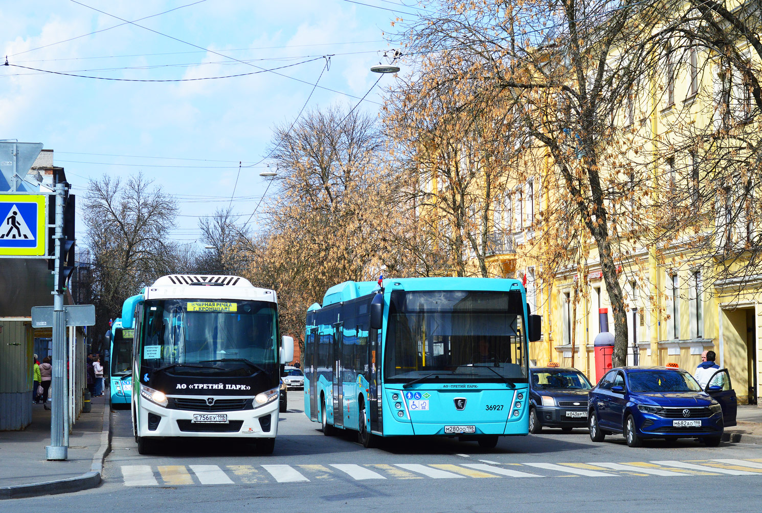 Санкт-Петербург, ПАЗ-320435-04 "Vector Next" № Е 756 ЕУ 198; Санкт-Петербург, НефАЗ-5299-40-57 (CNG) № 36927