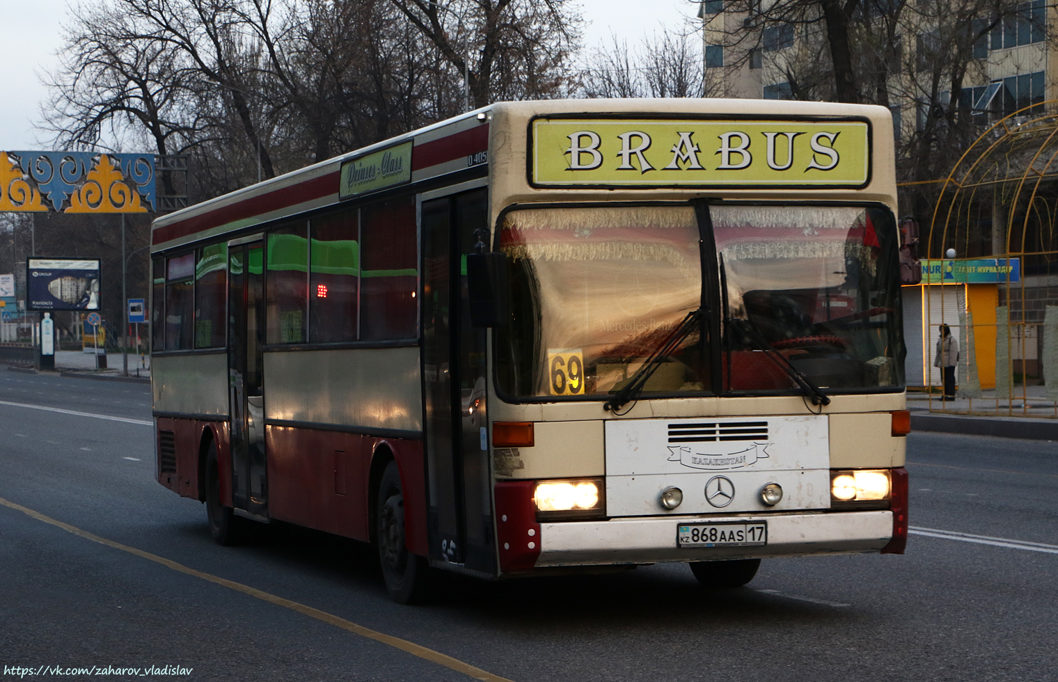 Shymkent, Mercedes-Benz O405 Nr. 868 AAS 17