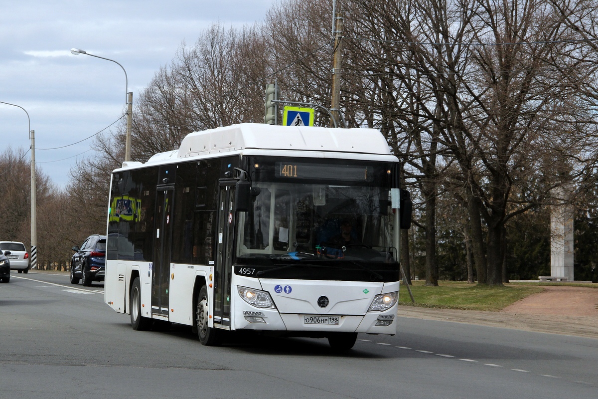 Санкт-Петербург, Lotos-105C02 № 4957 Санкт-Петербург, Lotos-105C02 № 4957