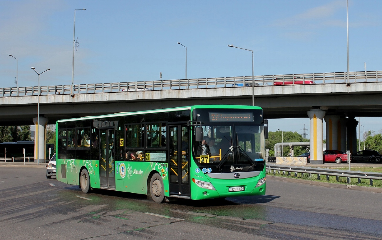 Алматы, Yutong ZK6118HGA № 326 LR 02