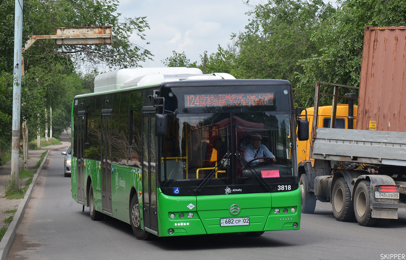 Almaty, Golden Dragon XML6125CN (Hyundai Trans Auto) č. 3818