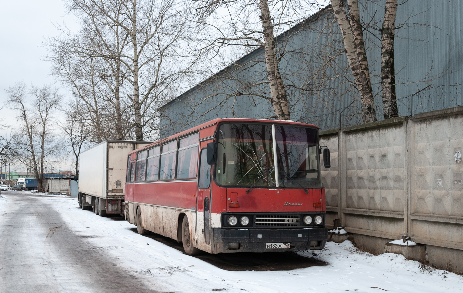 Москва, Ikarus 256 № М 182 ОО 750