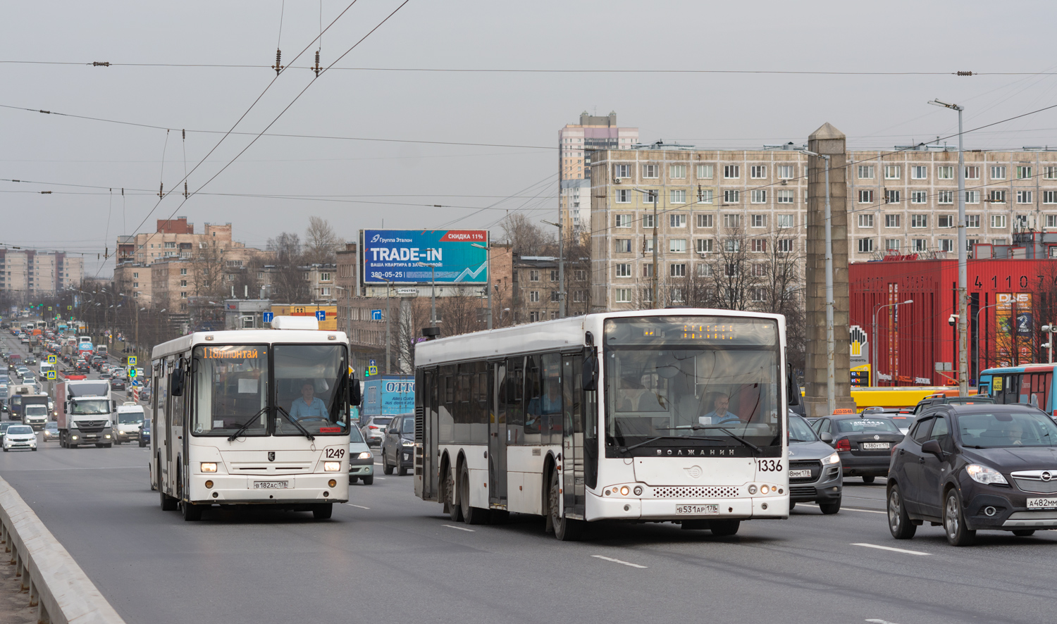 Saint Petersburg, NefAZ-5299-30-32 # 1249; Saint Petersburg, Volgabus-6270.06 