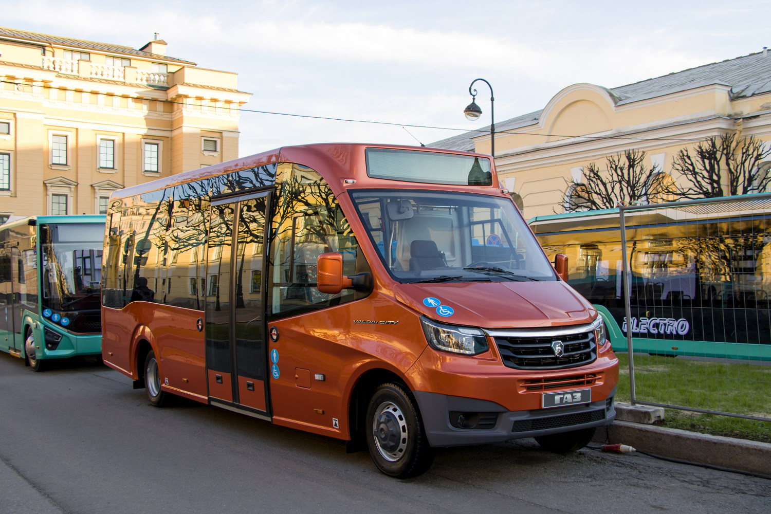 Nizhegorodskaya region, Valdai City № Valdai City; Sanktpēterburga — III International Transport Festival "SPbTransportFest-2022"; Sanktpēterburga — New buses