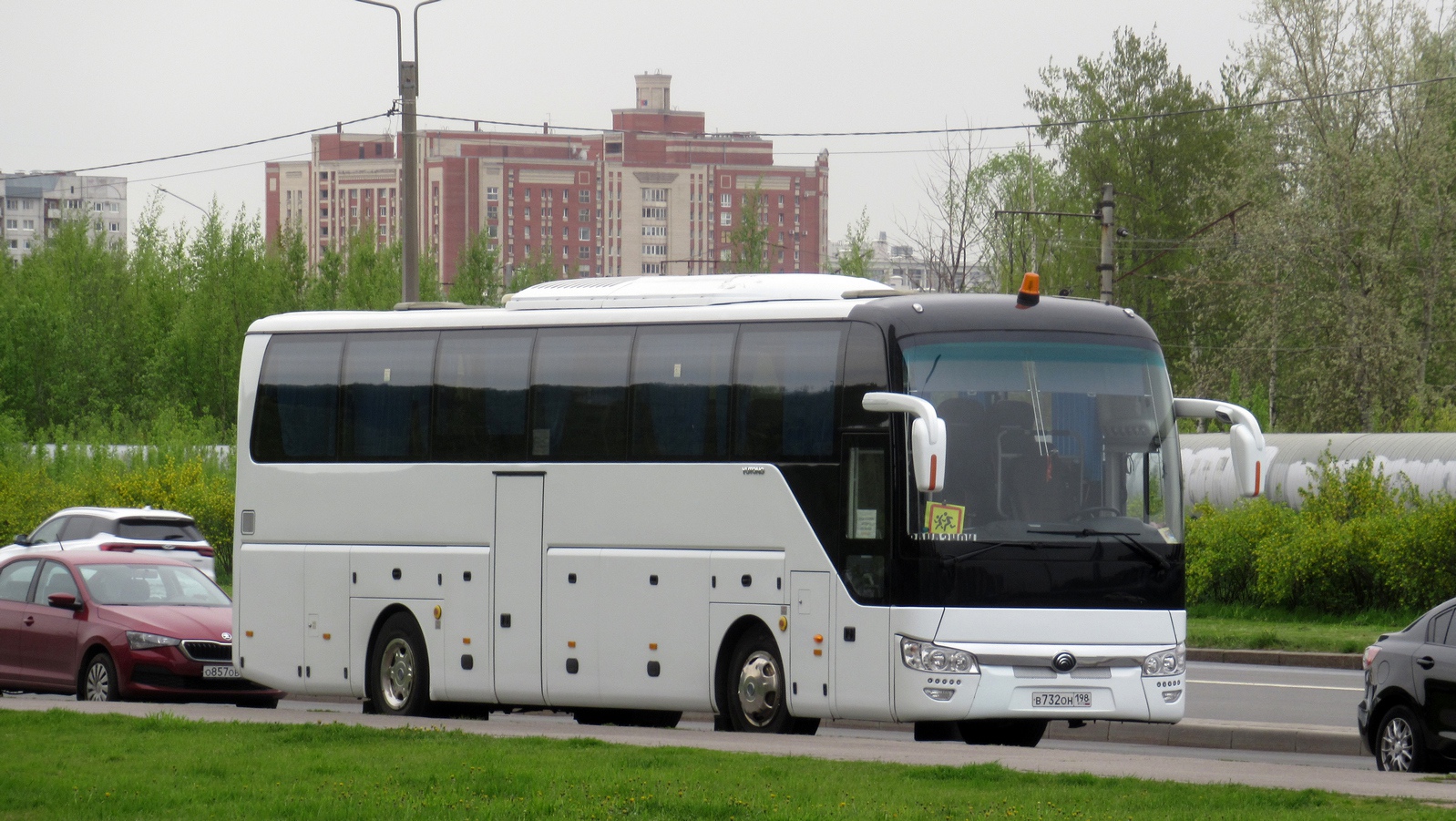 Санкт-Петербург, Yutong ZK6122H9 № В 732 ОН 198