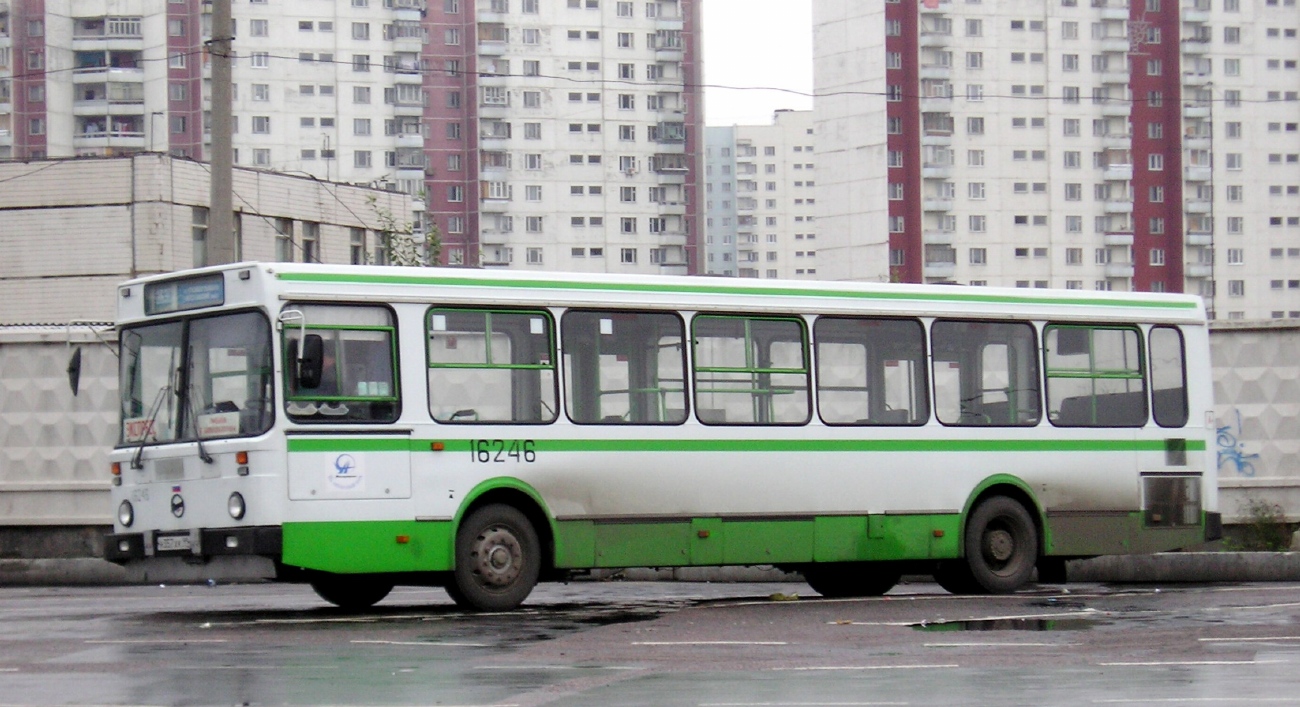 Moskva, LiAZ-5256.25 č. 16246