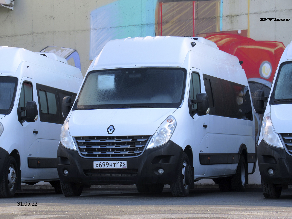 Приморский край, Renault Master III № Х 699 НТ 125