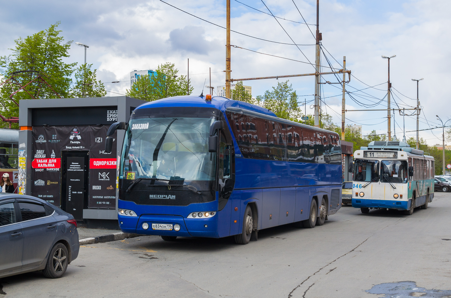 Свердловская область, Neoplan P22 N2216/3SHDL Tourliner L № Е 834 ОН 196