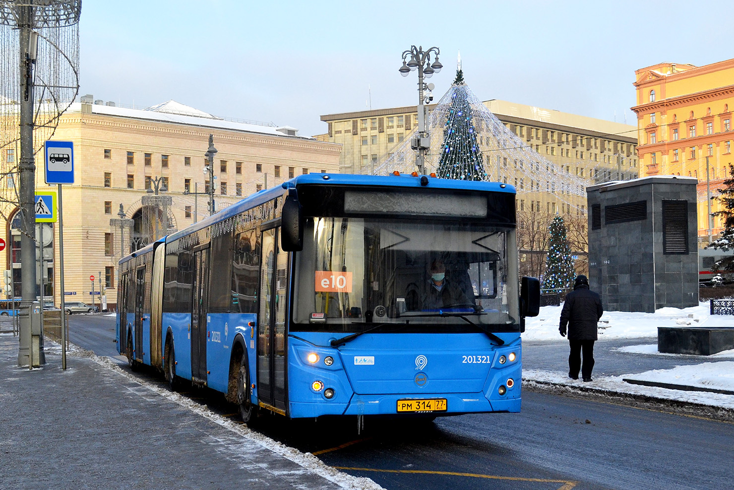 Moskva, LiAZ-6213.65 č. 201321