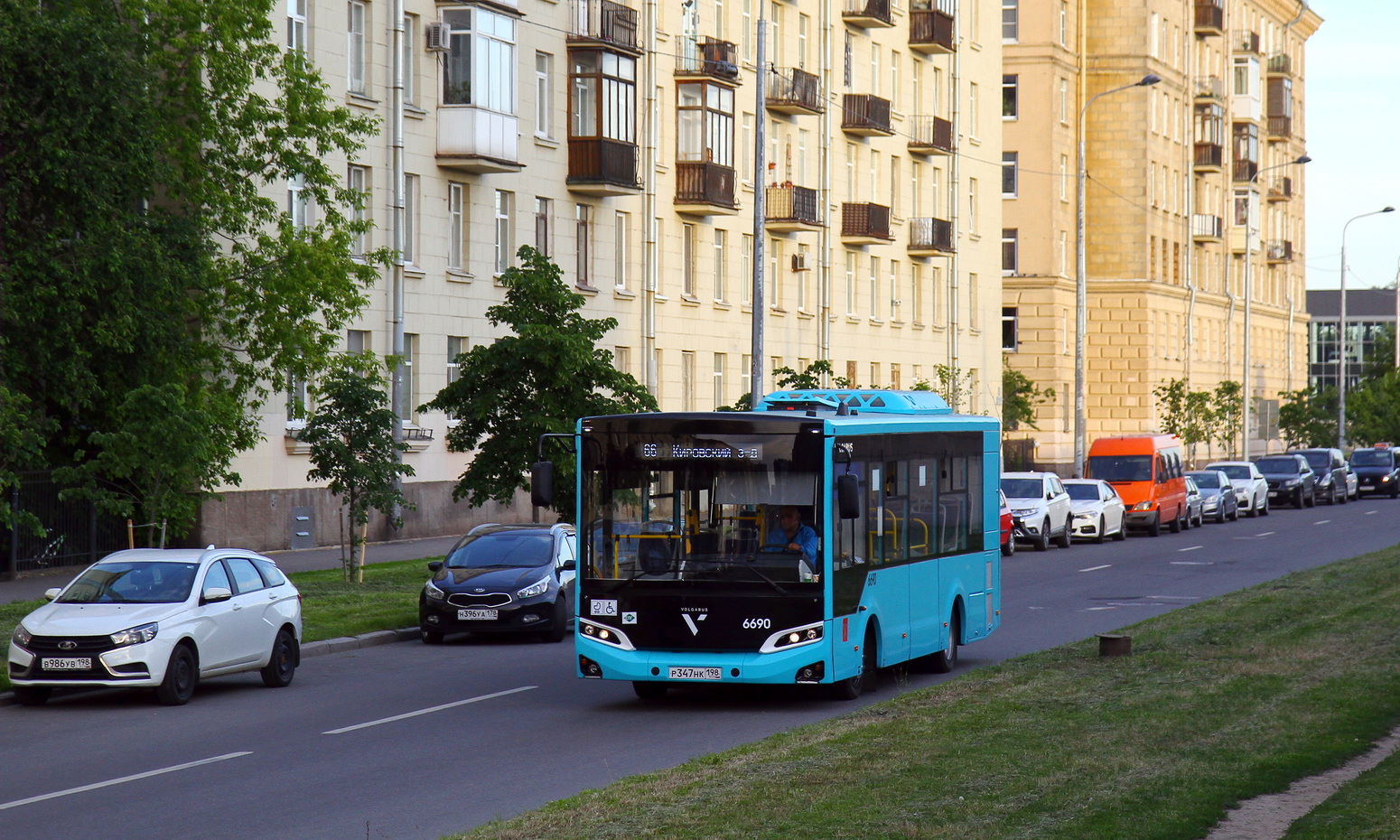 Sankt Peterburgas, Volgabus-4298.G4 (LNG) Nr. 6690