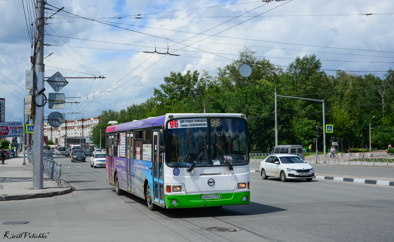 Новосибирская область, ЛиАЗ-5256.53 № Е 854 СЕ 154