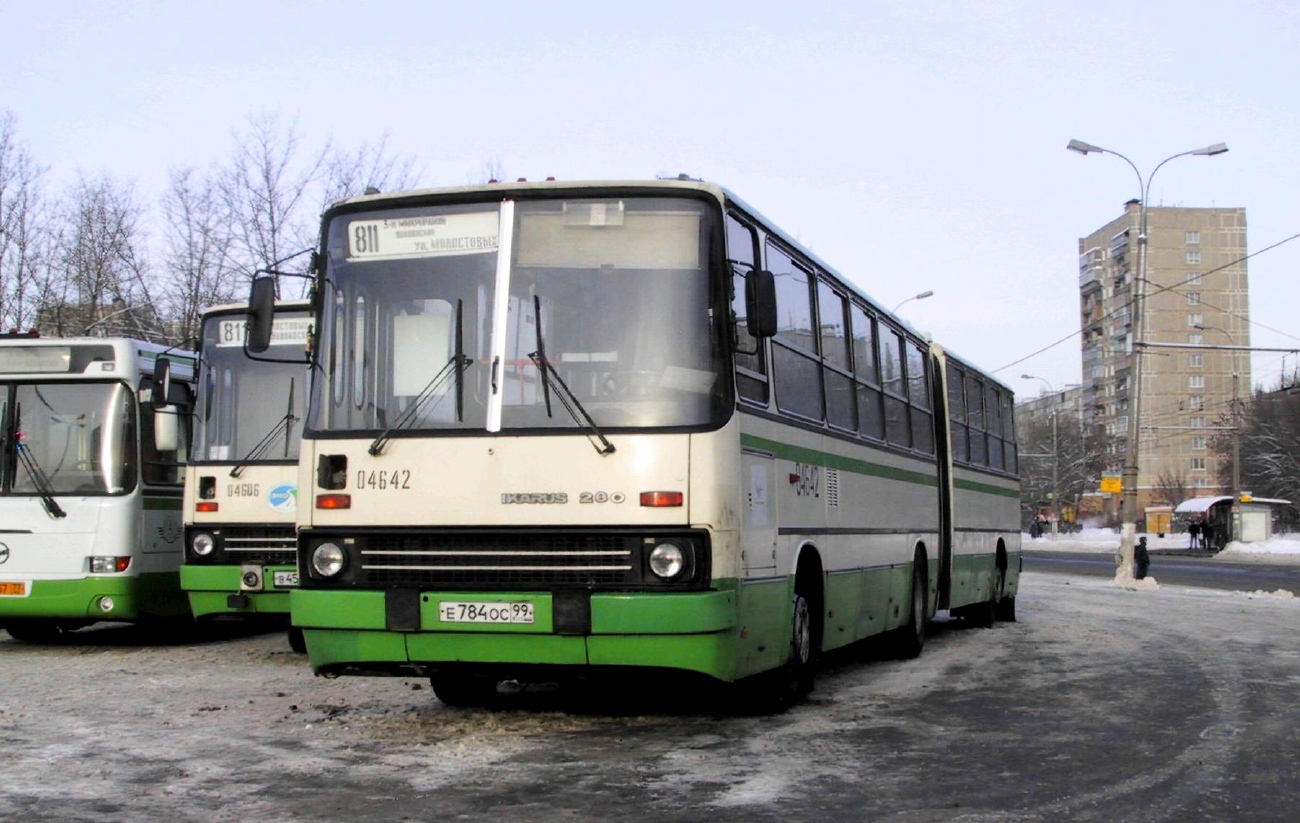 Moskwa, Ikarus 280.33M Nr 04642