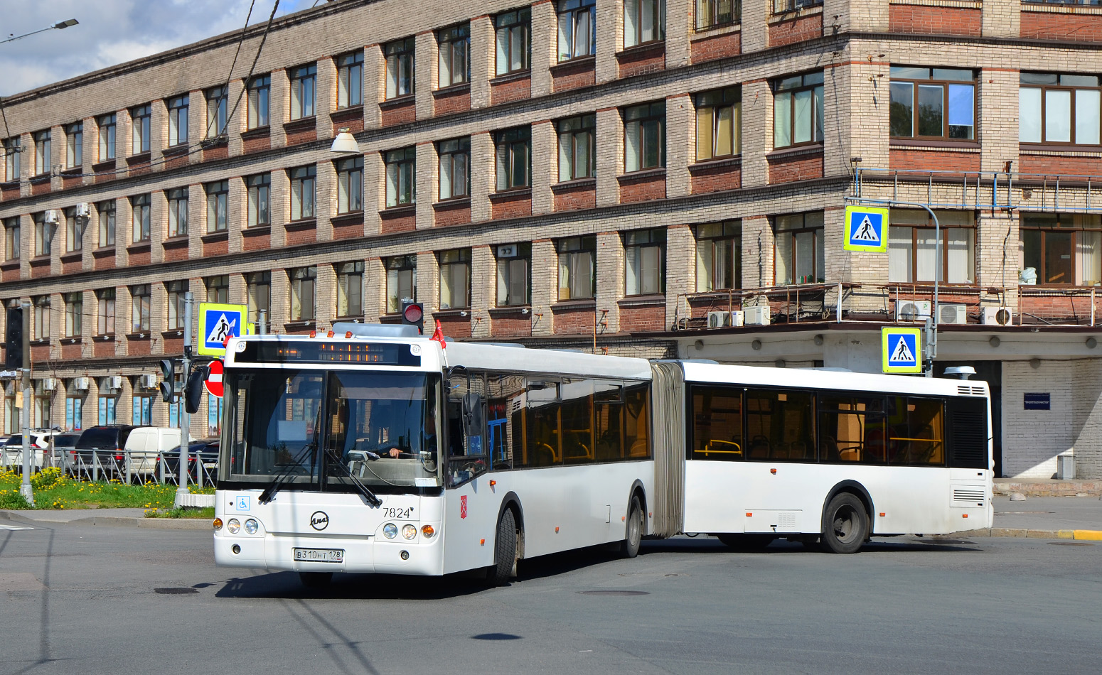 Санкт-Петербург, ЛиАЗ-6213.20 № 7824