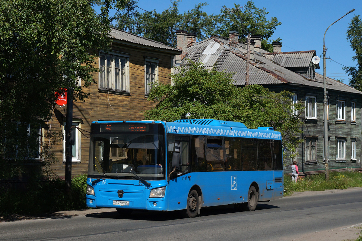 Архангельская область, ЛиАЗ-4292.60 (1-2-1) № 7107