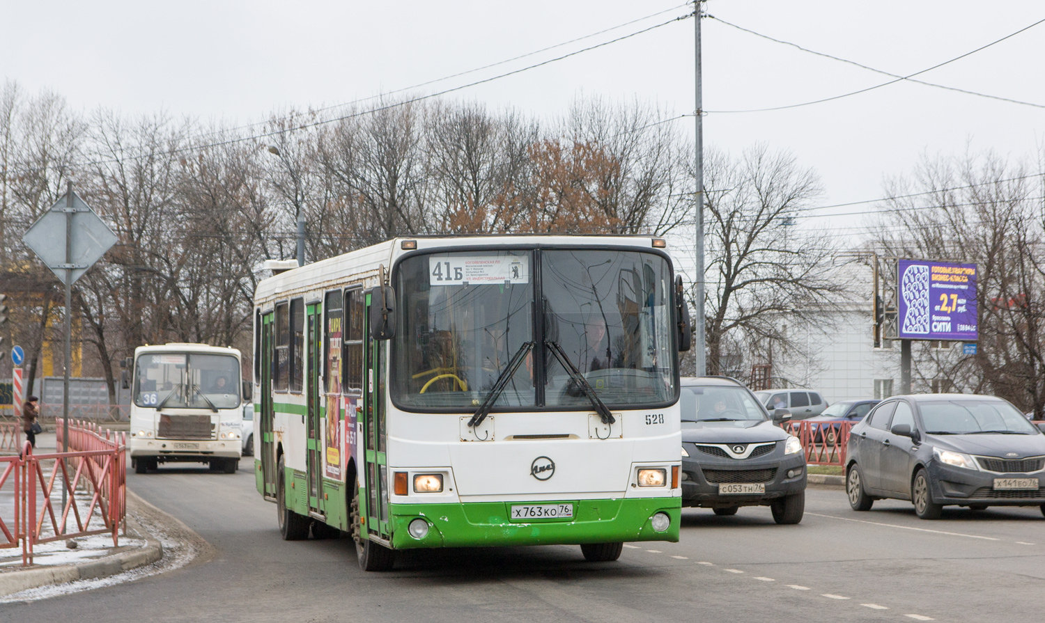 Ярославская область, ПАЗ-320402-05 № Е 563 ВО 76; Ярославская область, ЛиАЗ-5256.26 № 528