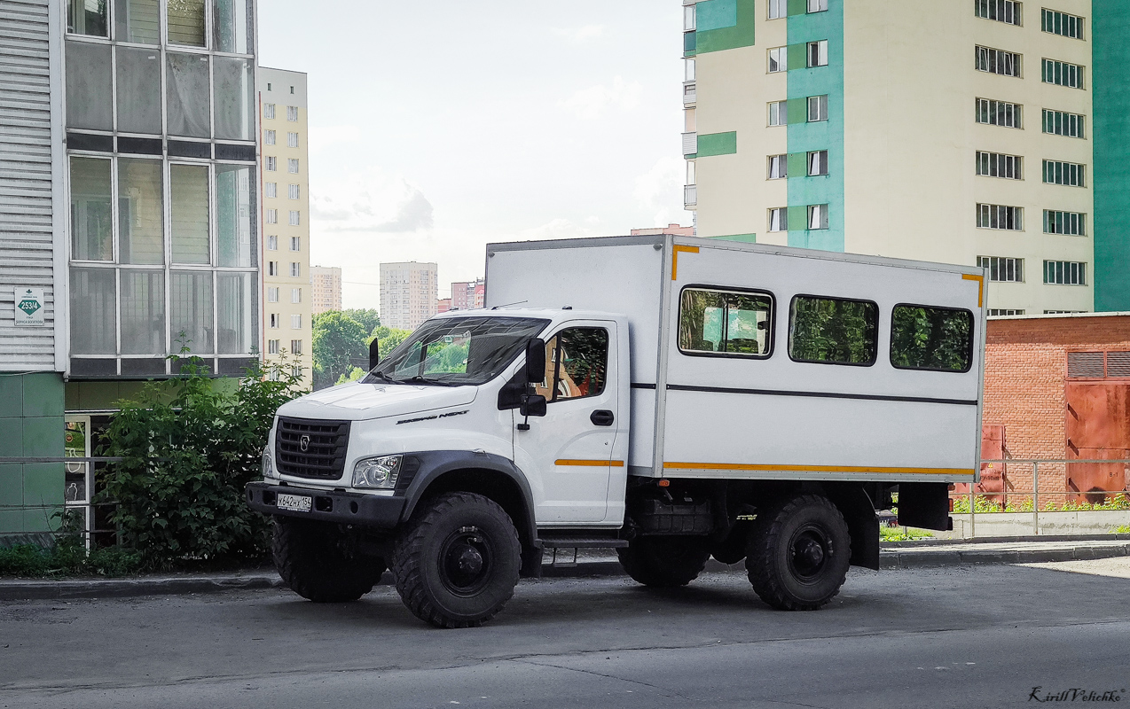 Новосибирская область, Вахтовые автобусы № К 642 НХ 154
