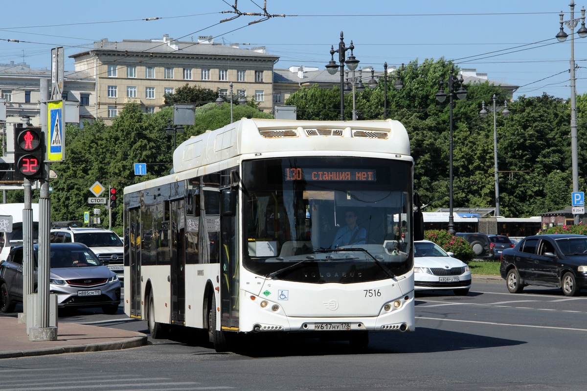 Sankt Peterburgas, Volgabus-5270.G2 (CNG) Nr. 7516