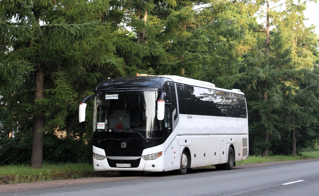 Санкт-Петербург, Zhong Tong LCK6127H ComPass № Н 711 ТН 178