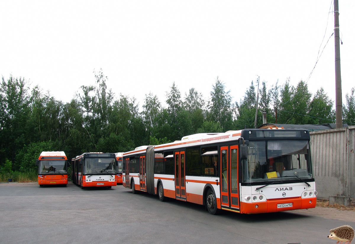 Nizhegorodskaya region, LiAZ-5292.67 (CNG) Nr. 20544; Nizhegorodskaya region, LiAZ-6213.22 Nr. 22605; Nizhegorodskaya region — Bus stations, End Stations