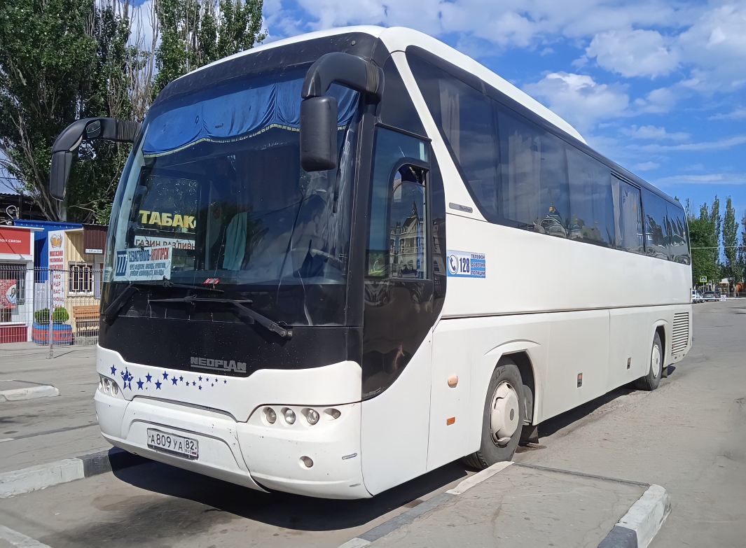 Республика Крым, Neoplan P21 N2216SHD Tourliner № А 809 УА 82