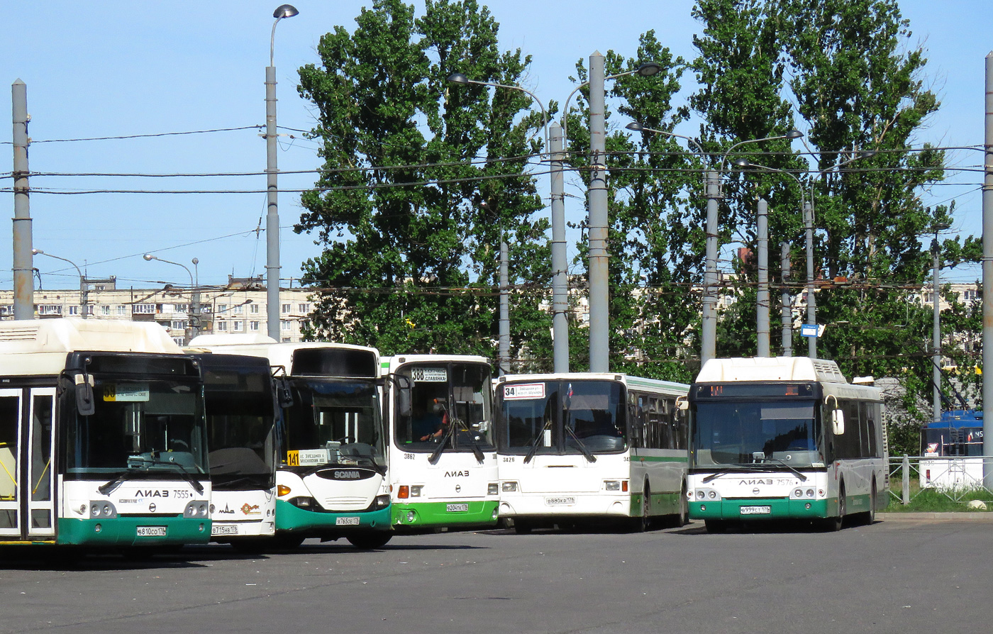 Sanktpēterburga, LiAZ-5292.71 № 7576; Sanktpēterburga — Bus stations