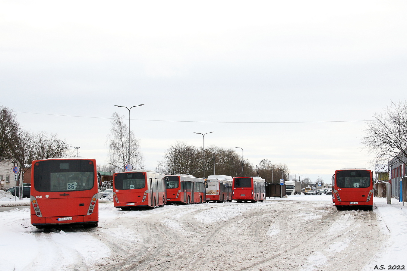 Литва, Van Hool New A330 № 858; Литва, Van Hool New A330 № 856; Литва, Van Hool New A330 № 850; Литва — Конечные пункты, автобусные вокзалы