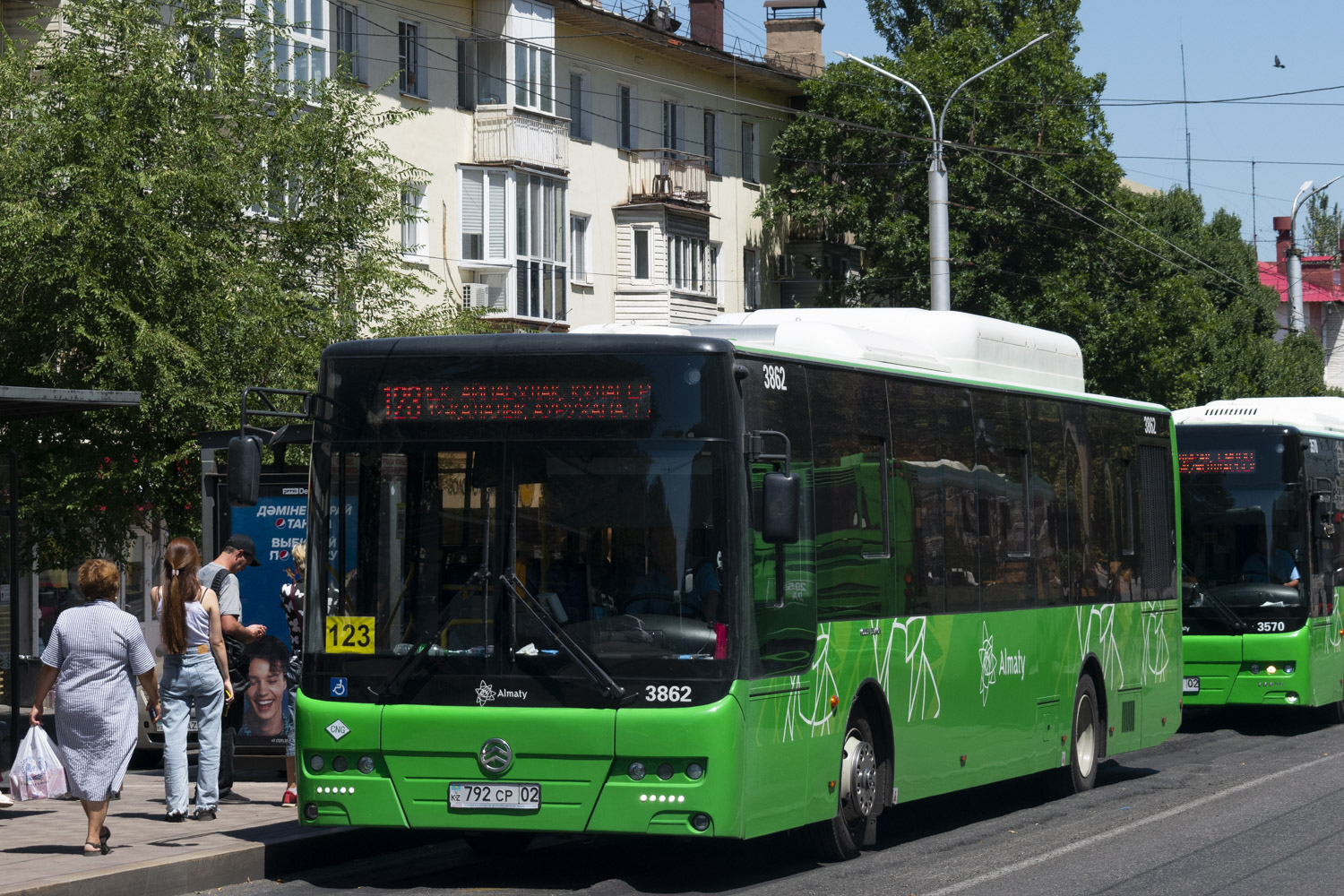 Almaty, Golden Dragon XML6125CN (Hyundai Trans Auto) č. 3862