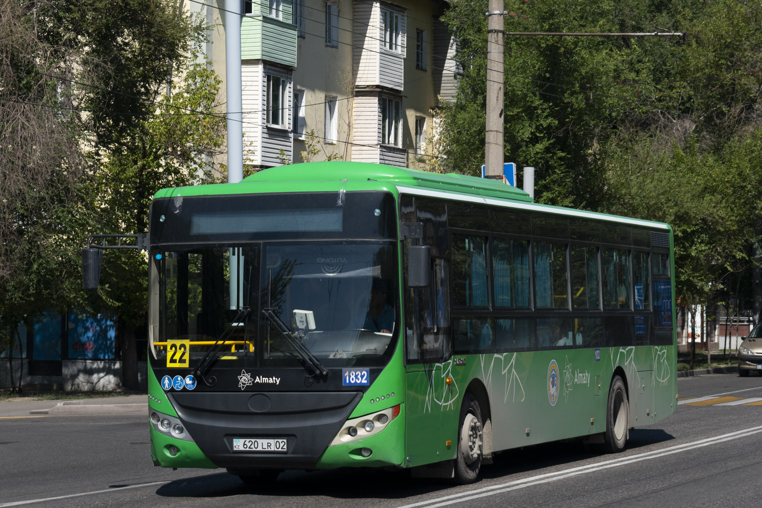 Алматы, Yutong ZK6118HGA № 1832