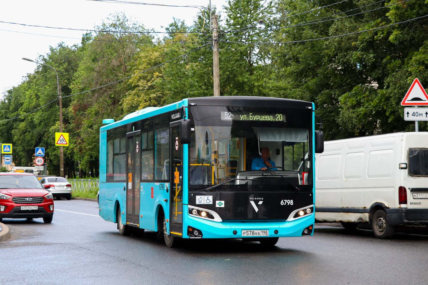 Szentpétervár, Volgabus-4298.G4 (LNG) sz.: 6798