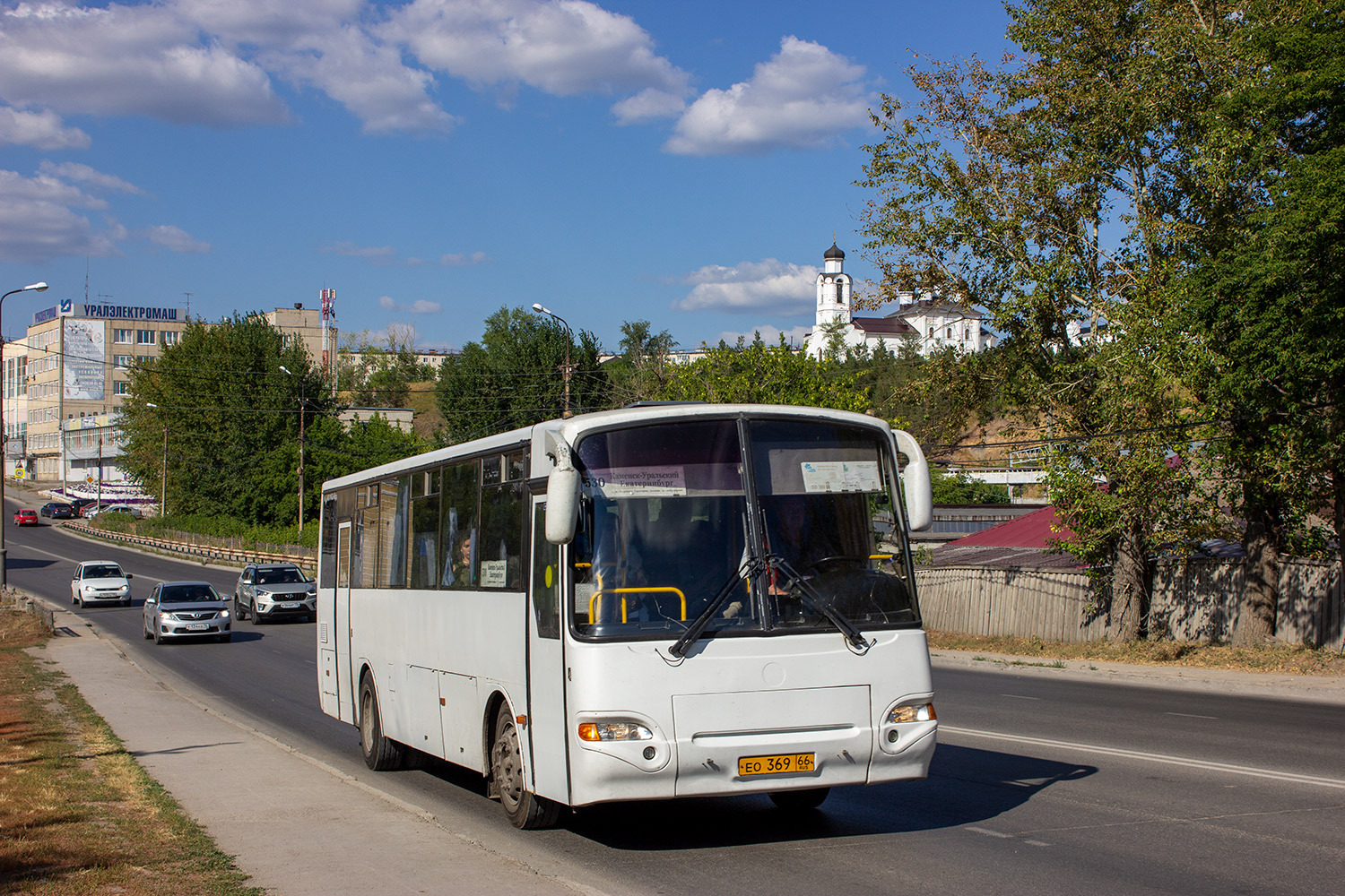 Свердловская область, КАвЗ-4238-02 № ЕО 369 66