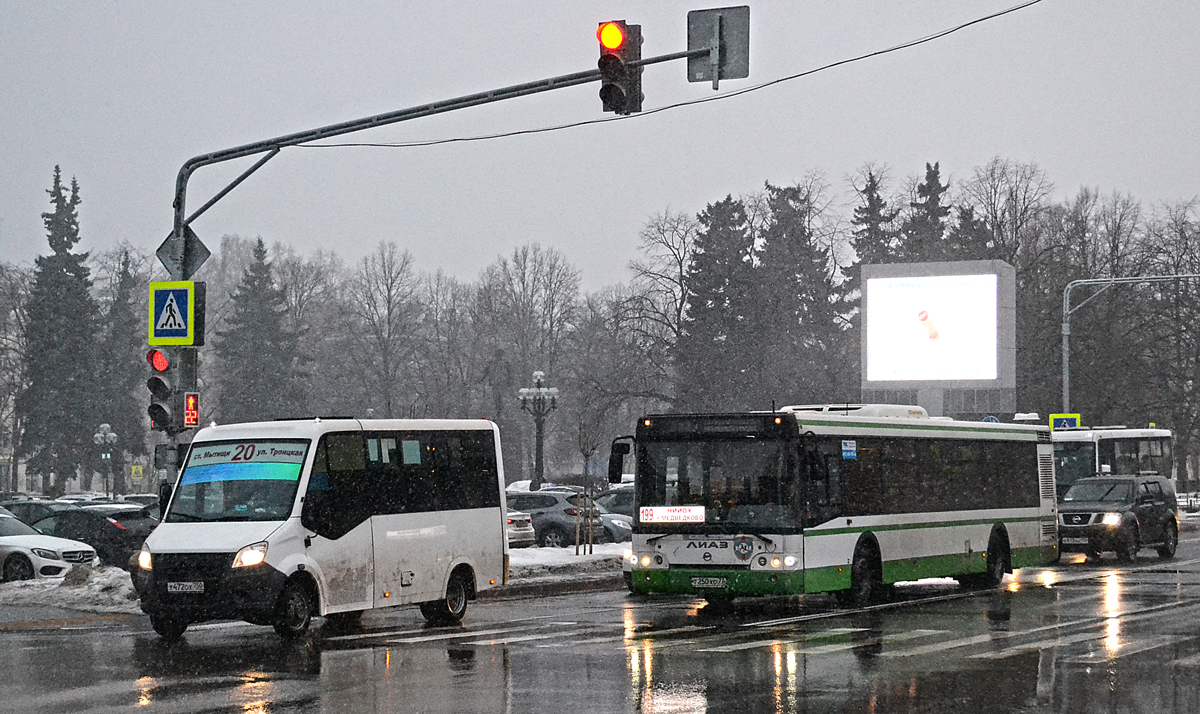 Московская область, ГАЗ-A64R42 Next № У 472 ОХ 750; Московская область, ЛиАЗ-5292.22 (2-2-2) № Т 250 ХО 77