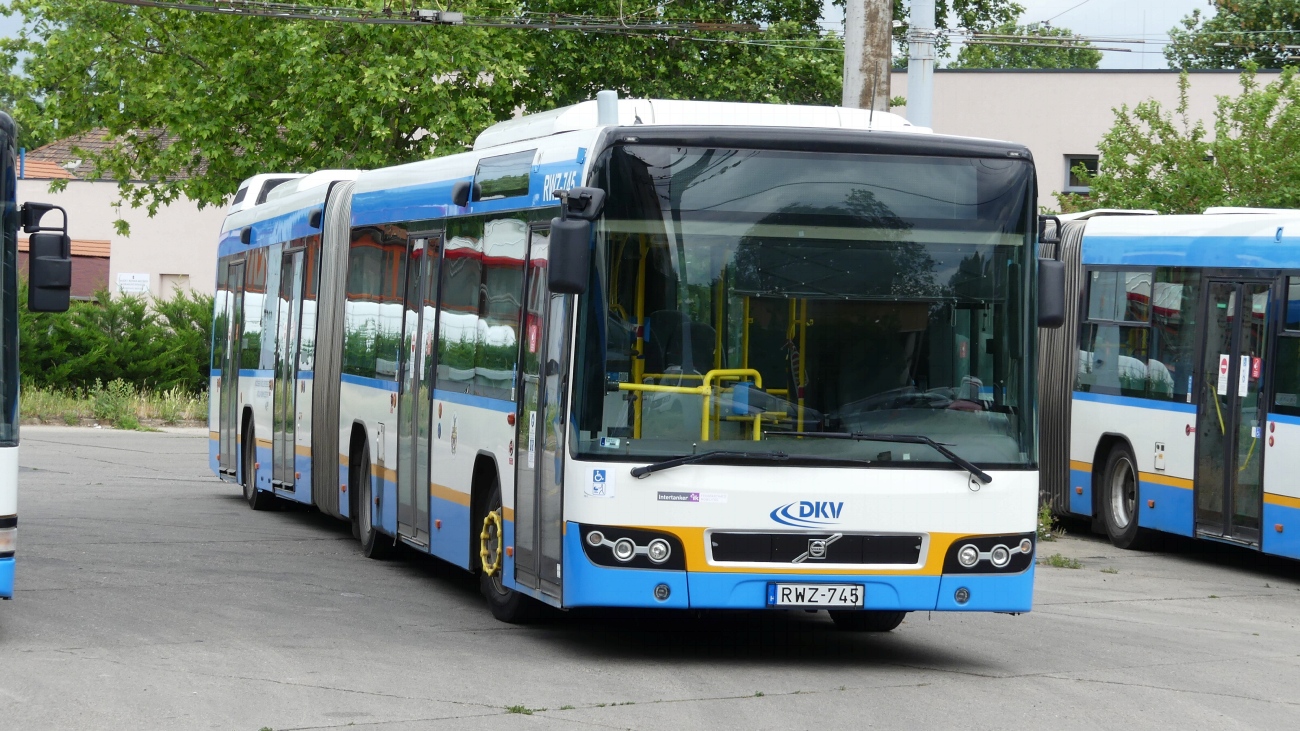 Венгрия, Volvo 7700A № RWZ-745