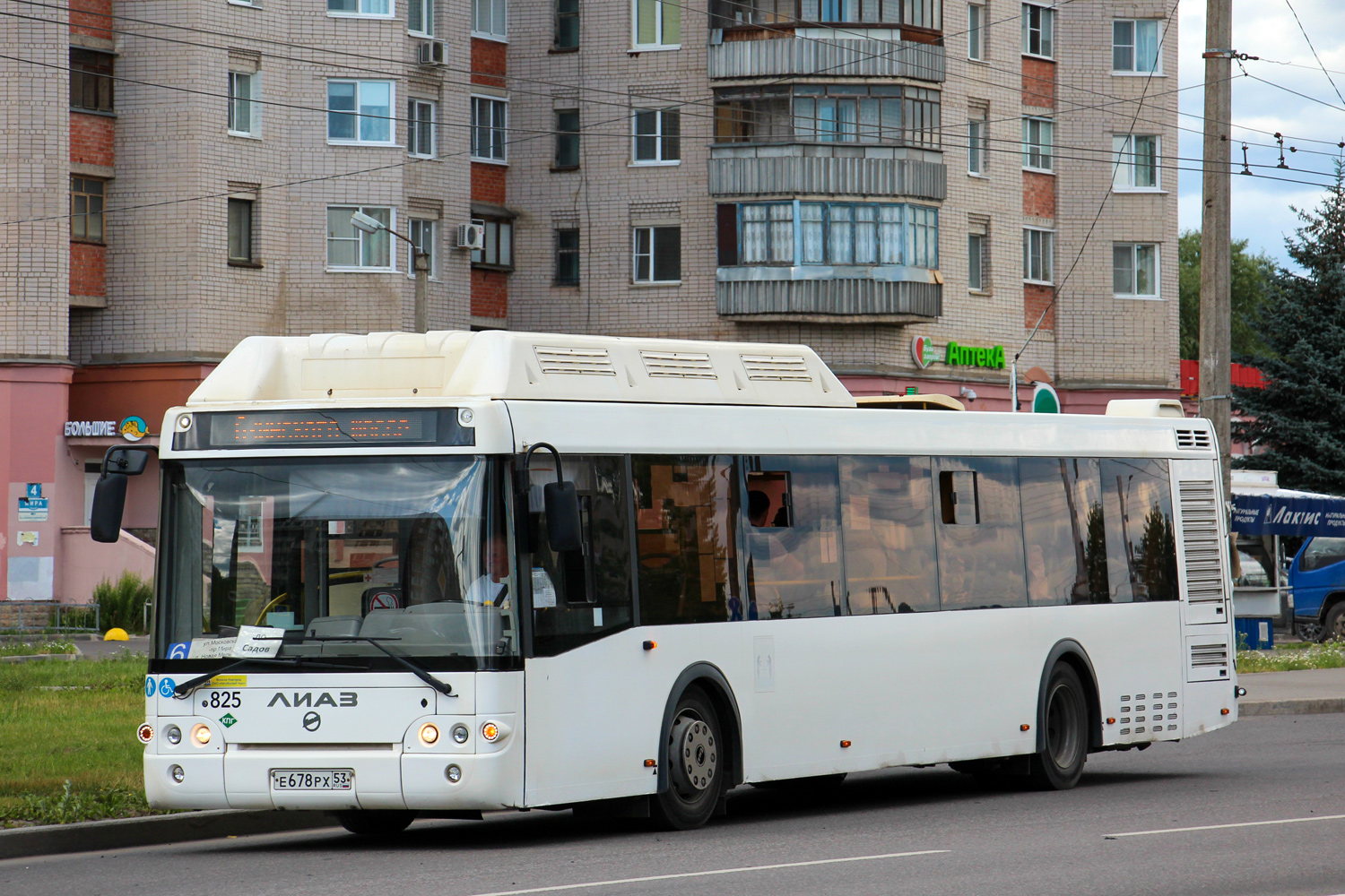 Новгородская область, ЛиАЗ-5292.67 (CNG) № 825