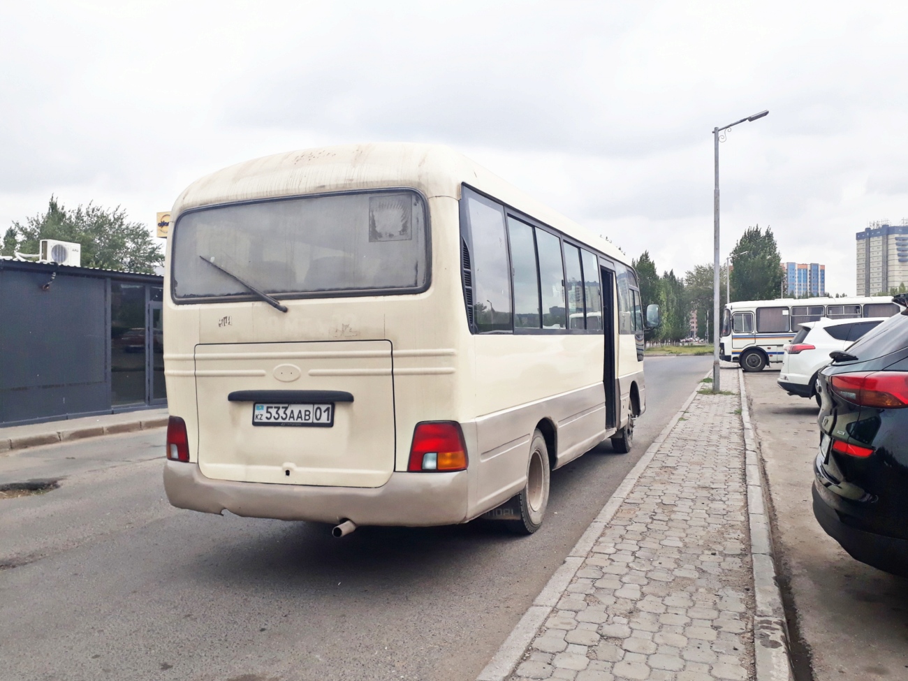 Астана, Hyundai County Deluxe № 533 AAB 01; Астана, ПАЗ-3205-110 № 323 FCZ 01