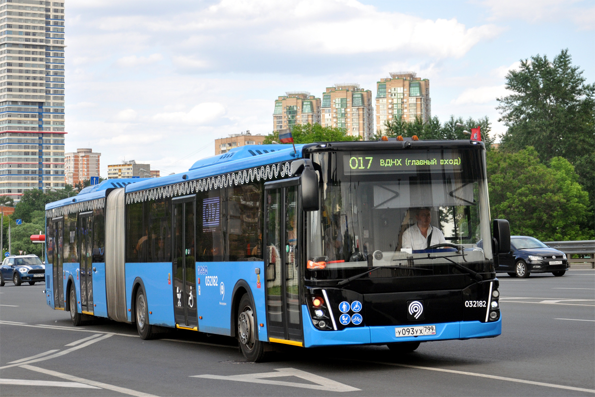 Moskau, LiAZ-6213.65 Nr. 032182