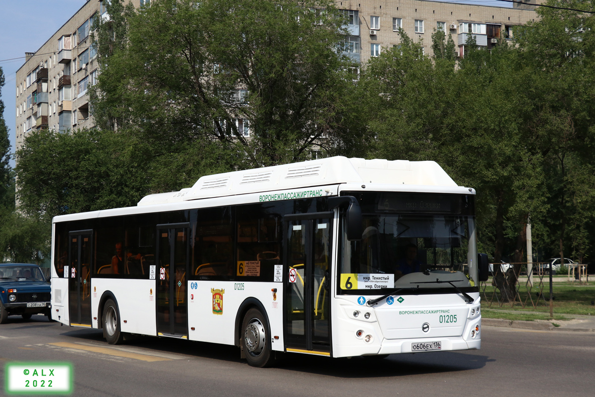 Voronezh region, LiAZ-5292.67 (CNG) č. 01205