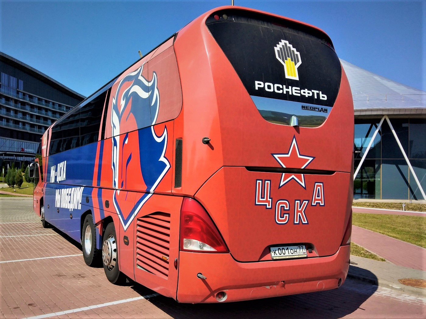 Москва, Neoplan P12 N5218/3SHDL Starliner L № К 001 ОН 77