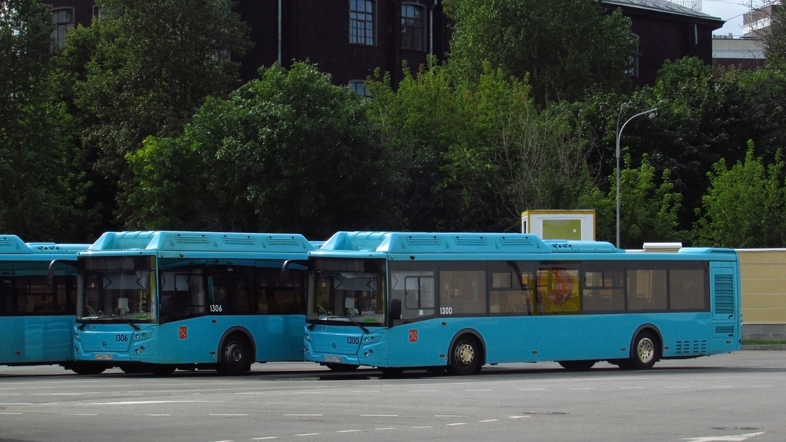 Санкт-Петербург, ЛиАЗ-5292.67 (CNG) № 1300