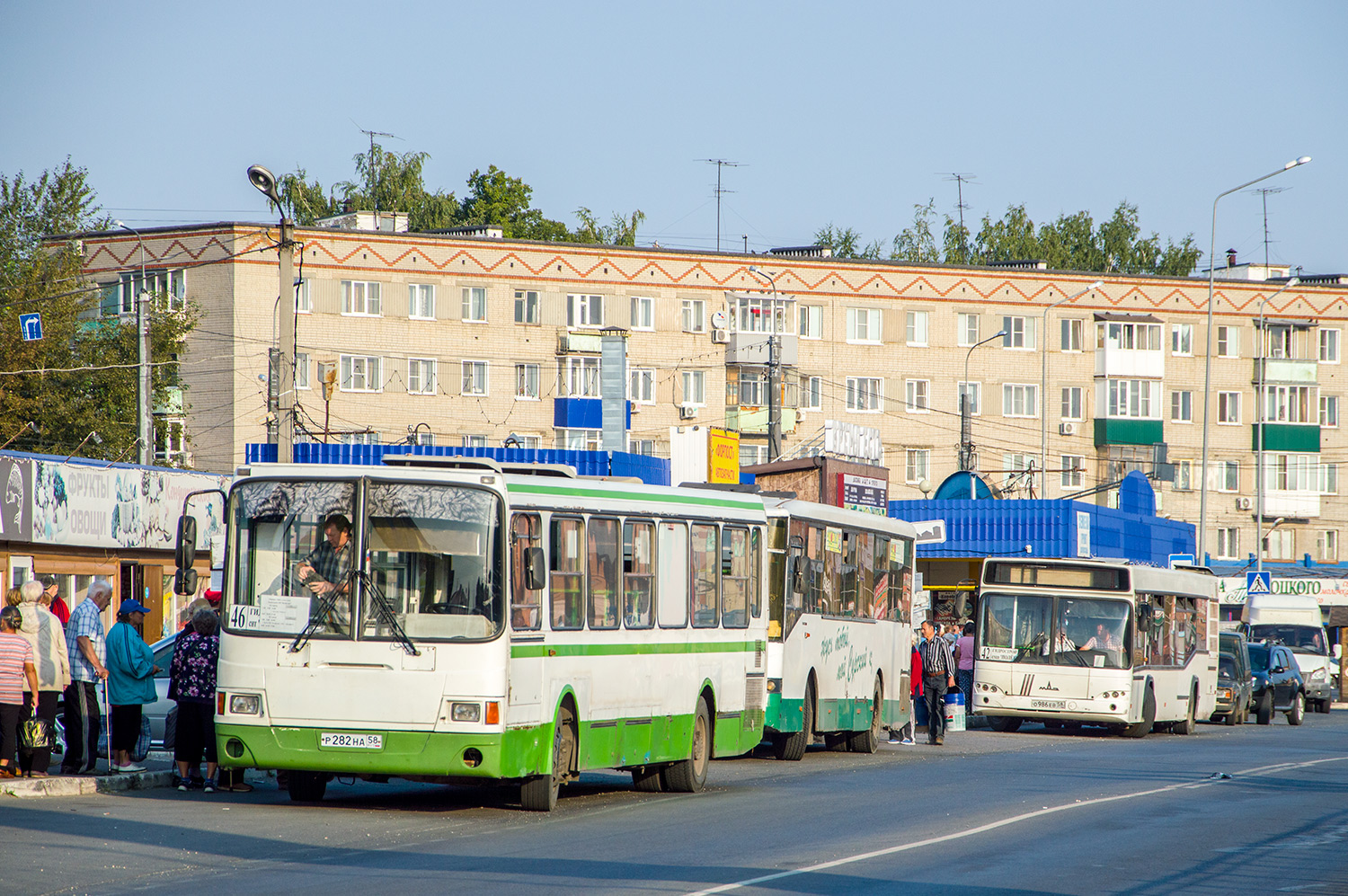 Penza region, LiAZ-5256.45 č. Р 282 НА 58; Penza region, Volzhanin-5270-10-04 č. Р 944 НХ 58; Penza region, MAZ-103.465 č. О 986 ЕВ 58