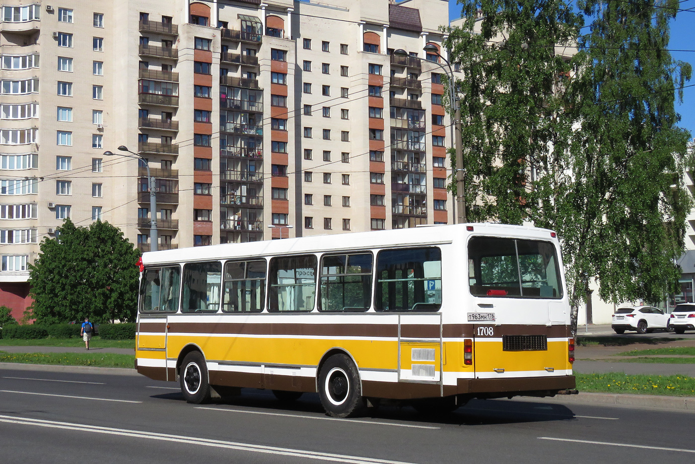 Saint Petersburg, LAZ-42021 # 1708; Saint Petersburg — IV St.Petersburg Retro Transport Parade, May 26, 2018