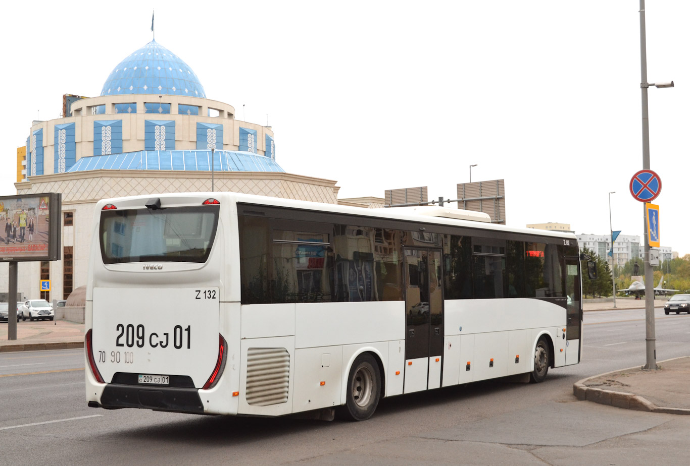 Astana, IVECO Crossway LINE 13M (SaryarkaAvtoProm) č. Z132